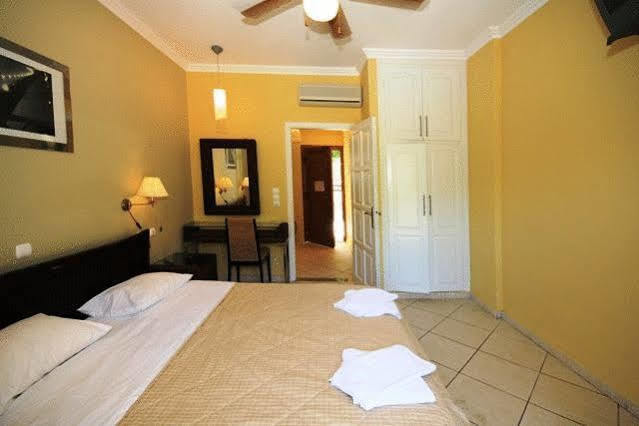 Bella Vista Hotel And Apartments Parga Exterior photo